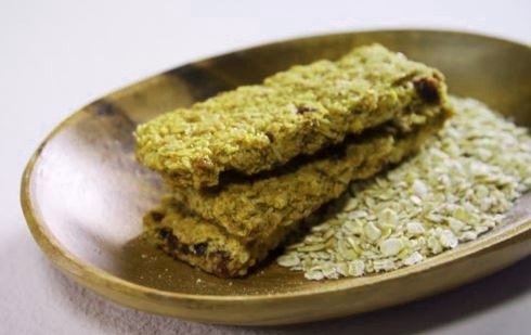 Get Your Snack On With These Matcha Granola Bars!